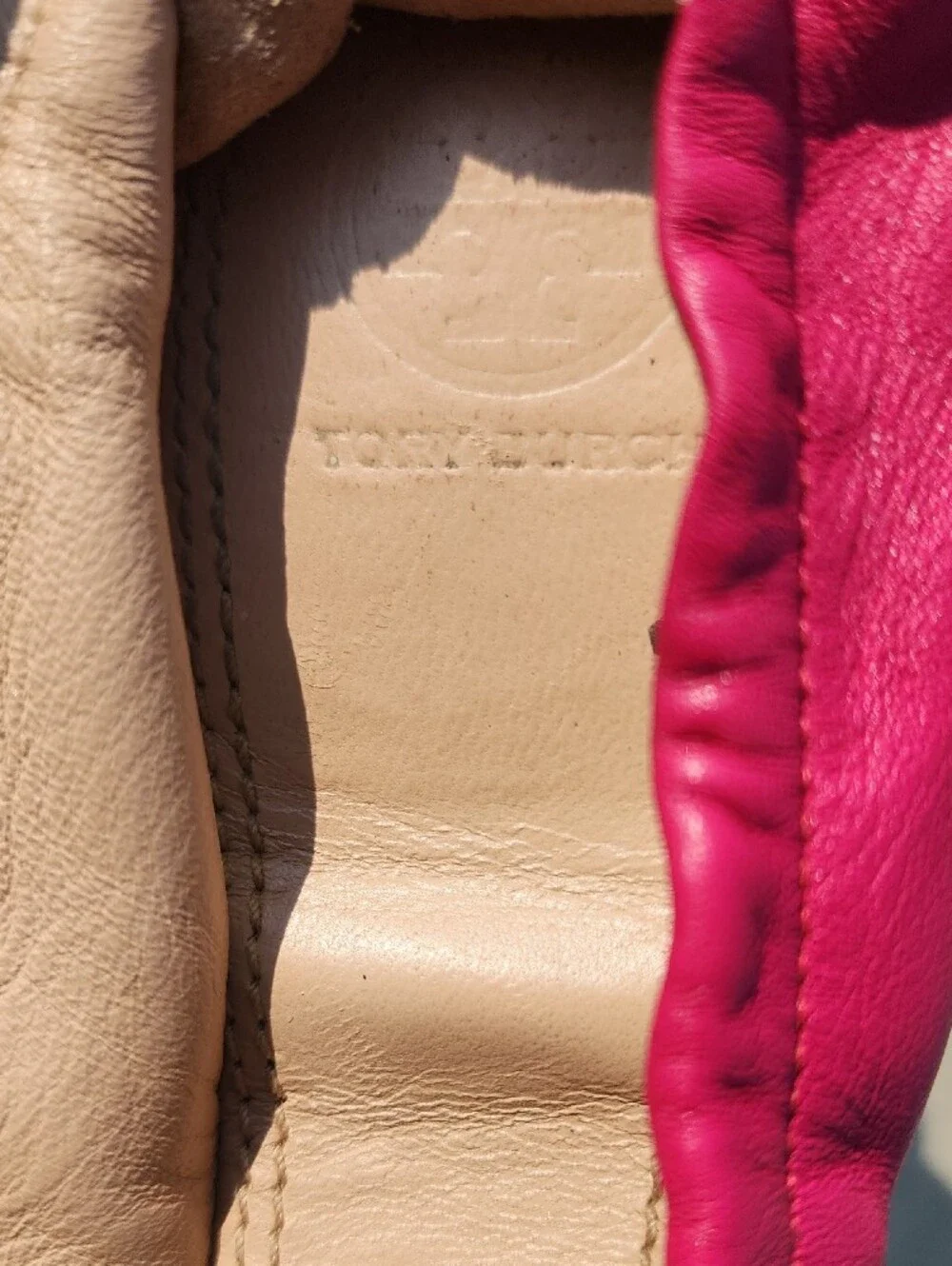 Tory Burch Women’s Pink Ballet Flats with Gold Tone Logo Accent size 8.5